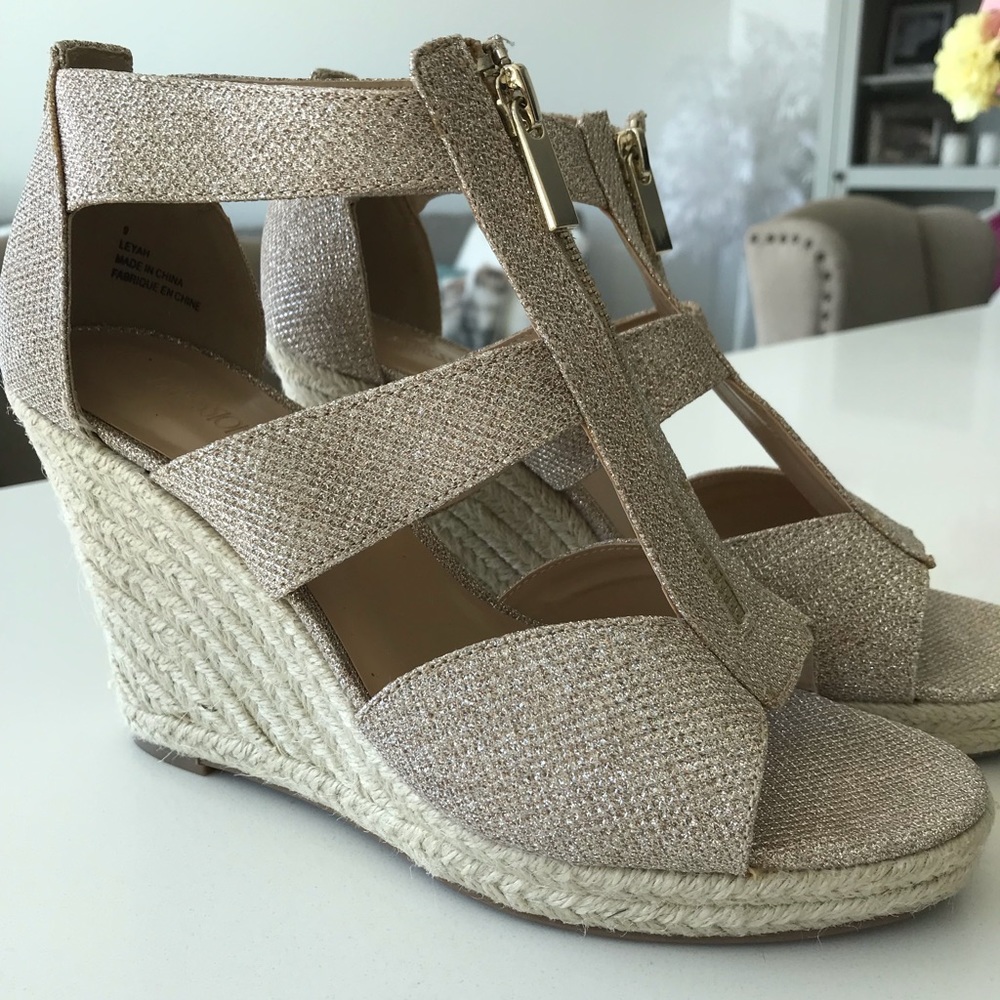 Gold Leyah Expression Wedge Sandals Size 9